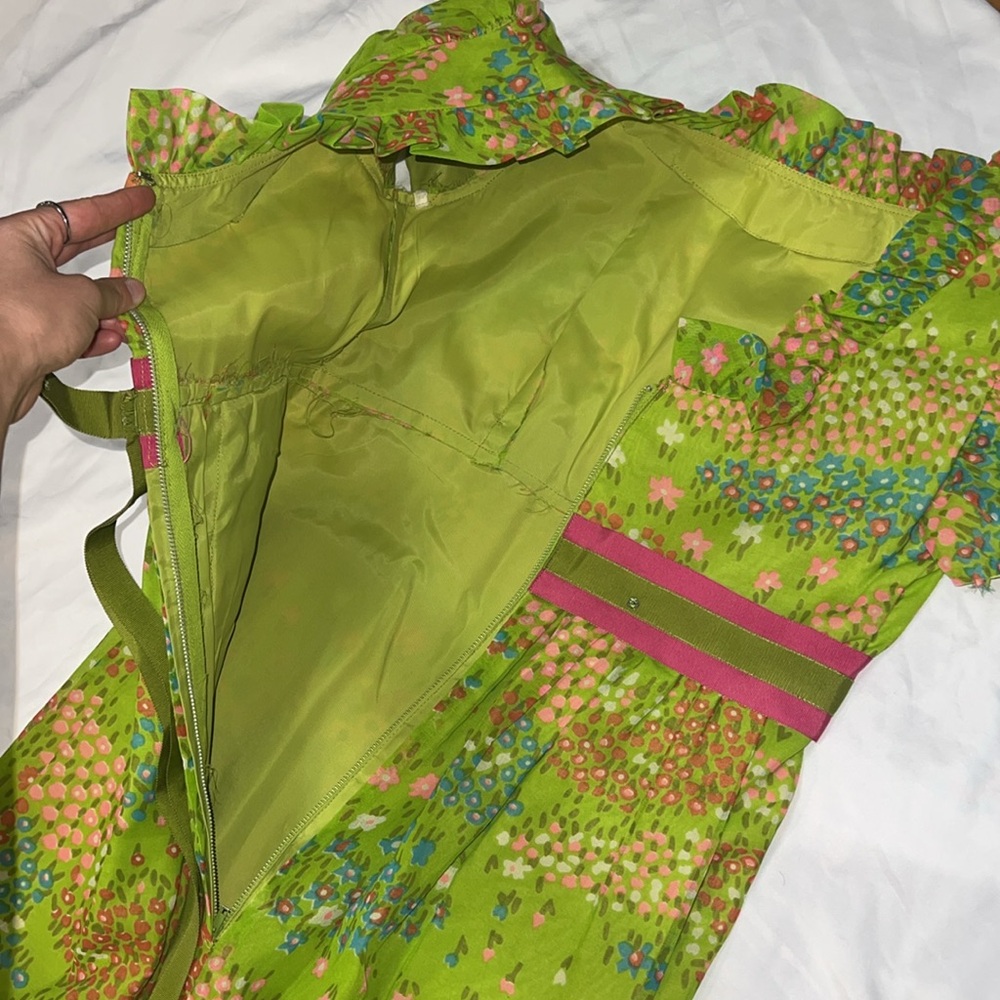 Vintage 1960’s to 1970’s Colorful Green Floral Print Puff Sleeve Maxi Dress - Picture 5 of 12
